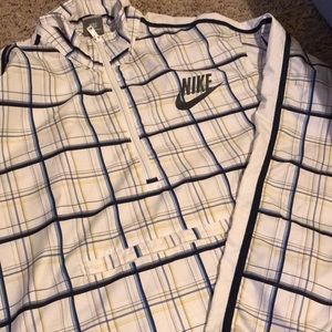 Nike pullover windbreaker
